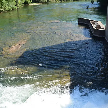 Climatise En Bordure De Riviere Mansardee Horská chata Trébas